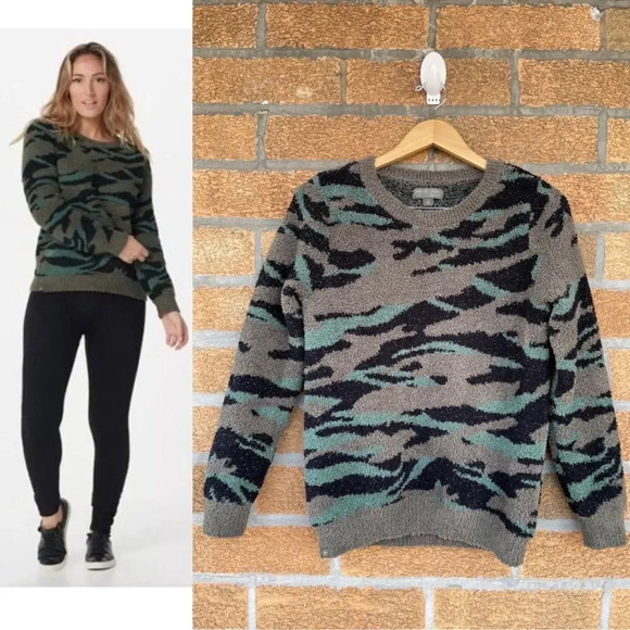 Barefoot Dreams cozychic seasode crew neck pullover green camo size small - Picture 1 of 8